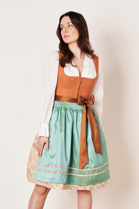 Entdecke das moderne Dirndl Flaminia