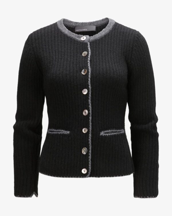 Trachten-Strickjacke für Damen von Pierre Claire in Schwarz und Anthrazit. Derhochwertige Merinowoll-Cashmere-Mix verleiht dem taillierten Modell.... Mehr Details bei Lodenfrey.com!