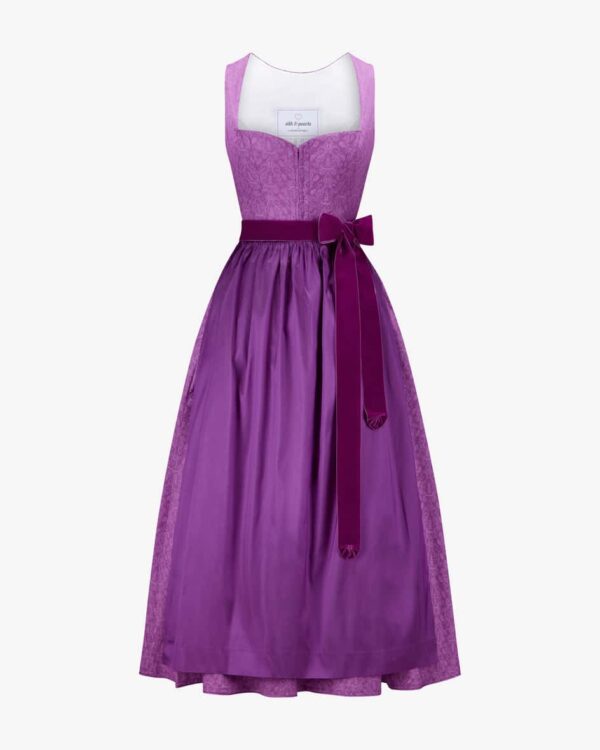 Dirndl lang mit Schürze für Damen von Silk & Pearls x LODENFREY in Violett. Dasexklusiv bei LODENFREY erhältliche Modell besticht durch das schlichte.... Mehr Details bei Lodenfrey.com!