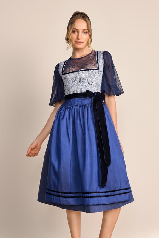 Entdecke das moderne Dirndl Callista