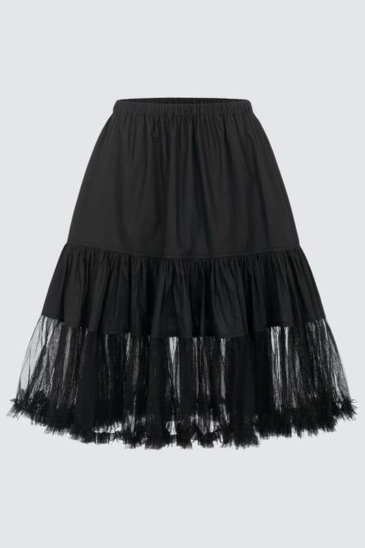 Dieser luftige Petticoat Nyota by Victoria Swarovski ist die perfekte Ergänzung für dein Dirndl. Die Taillenweite ist flexibel einstellbar